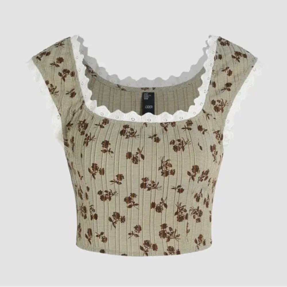 Cider Woven Ditsy Floral Sleeveless Cropped Blouse